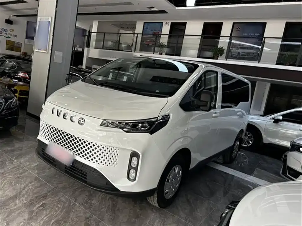 IVECO Juxing — фото 2