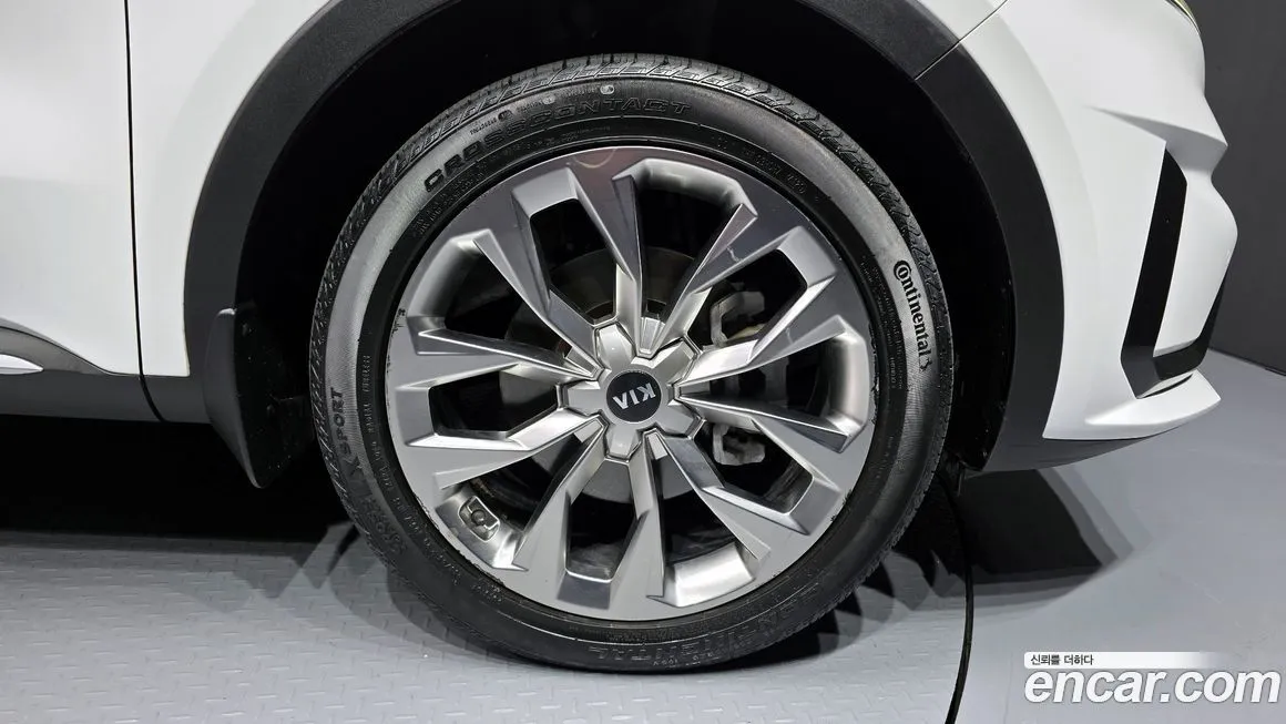 Kia Sorento — фото 5