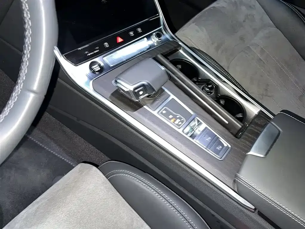 Audi A6L 2024 из CN, фото 7