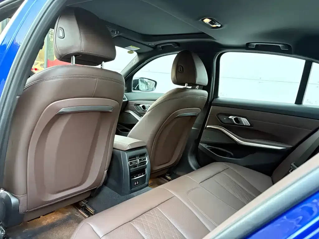 BMW 3 Series 2023 из CN, фото 8