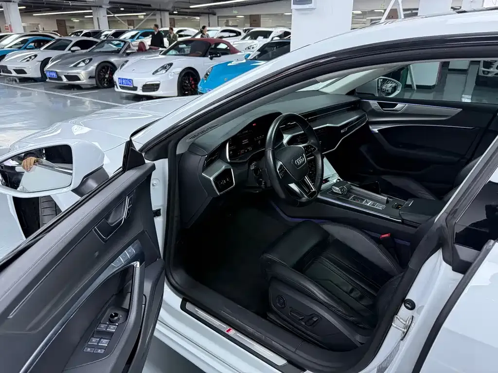 Audi A7 2022 из CN, фото 4
