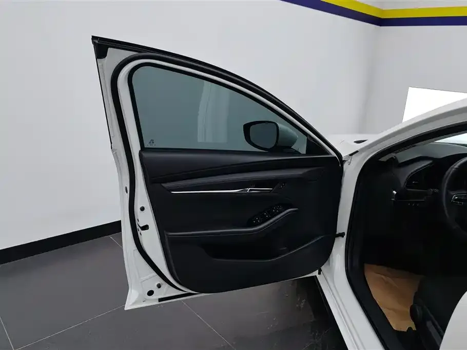 Mazda 3 Axela 2024 из CN, фото 7