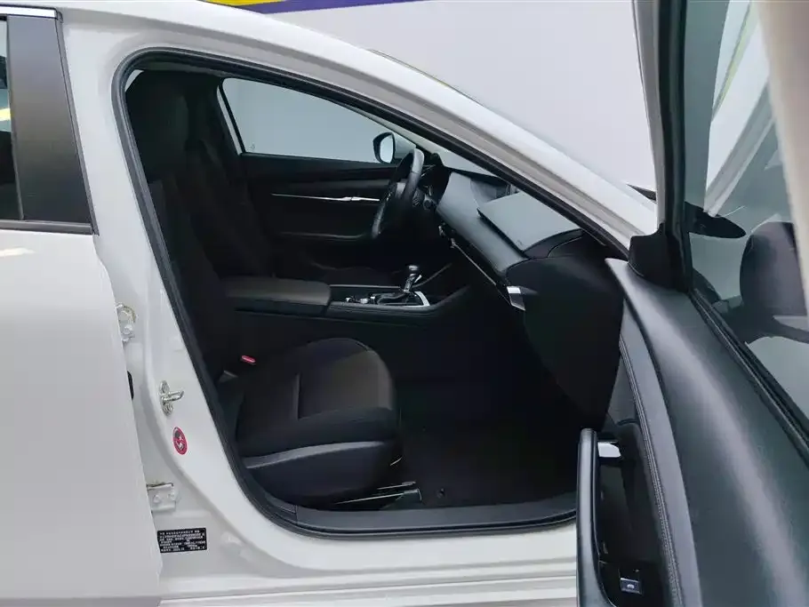 Mazda 3 Axela 2024 из CN, фото 8