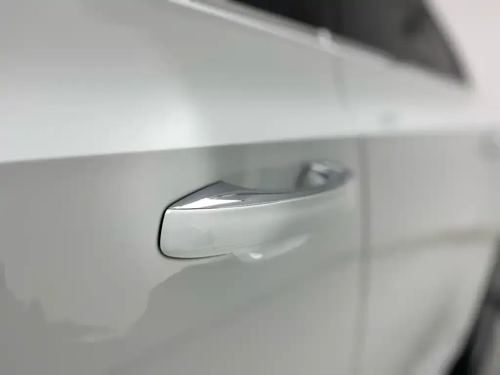 Volkswagen CC 2023 из CN, фото 5