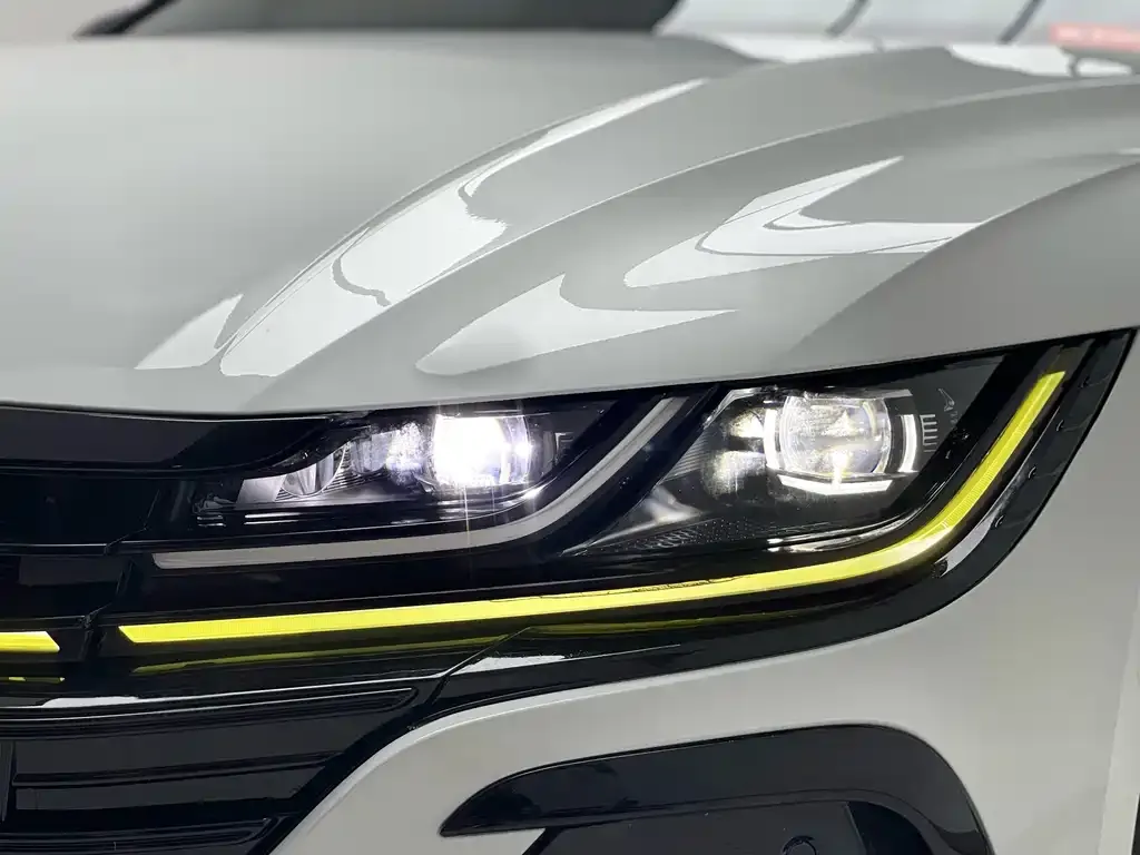 Volkswagen CC 2023 из CN, фото 8