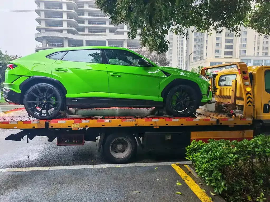 Lamborghini Urus 2024 из CN, фото 6