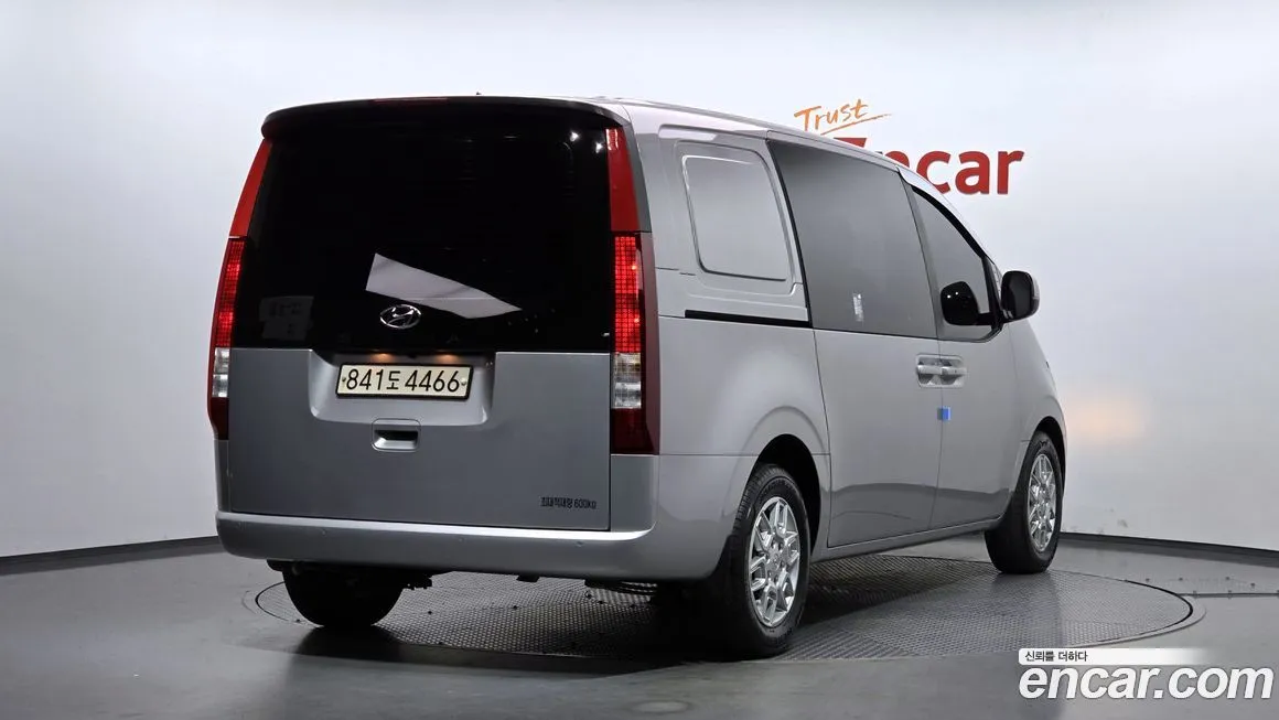 Hyundai Staria 2022 из KR, фото 2
