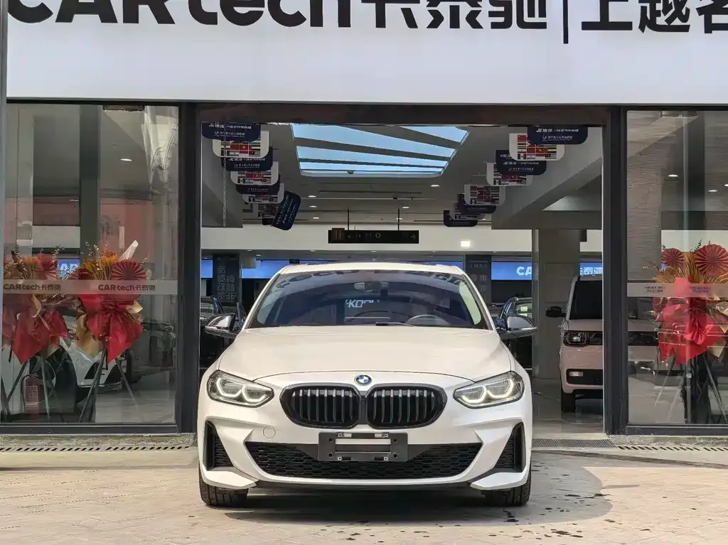 BMW 1 Series 2023 из CN, фото 2