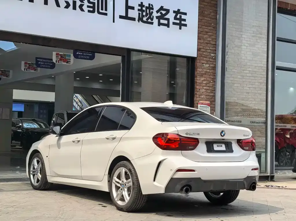 BMW 1 Series 2023 из CN, фото 6