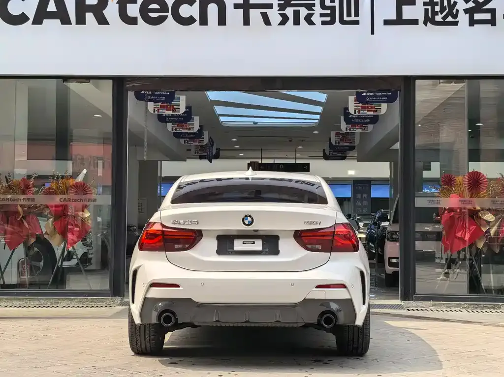 BMW 1 Series 2023 из CN, фото 7