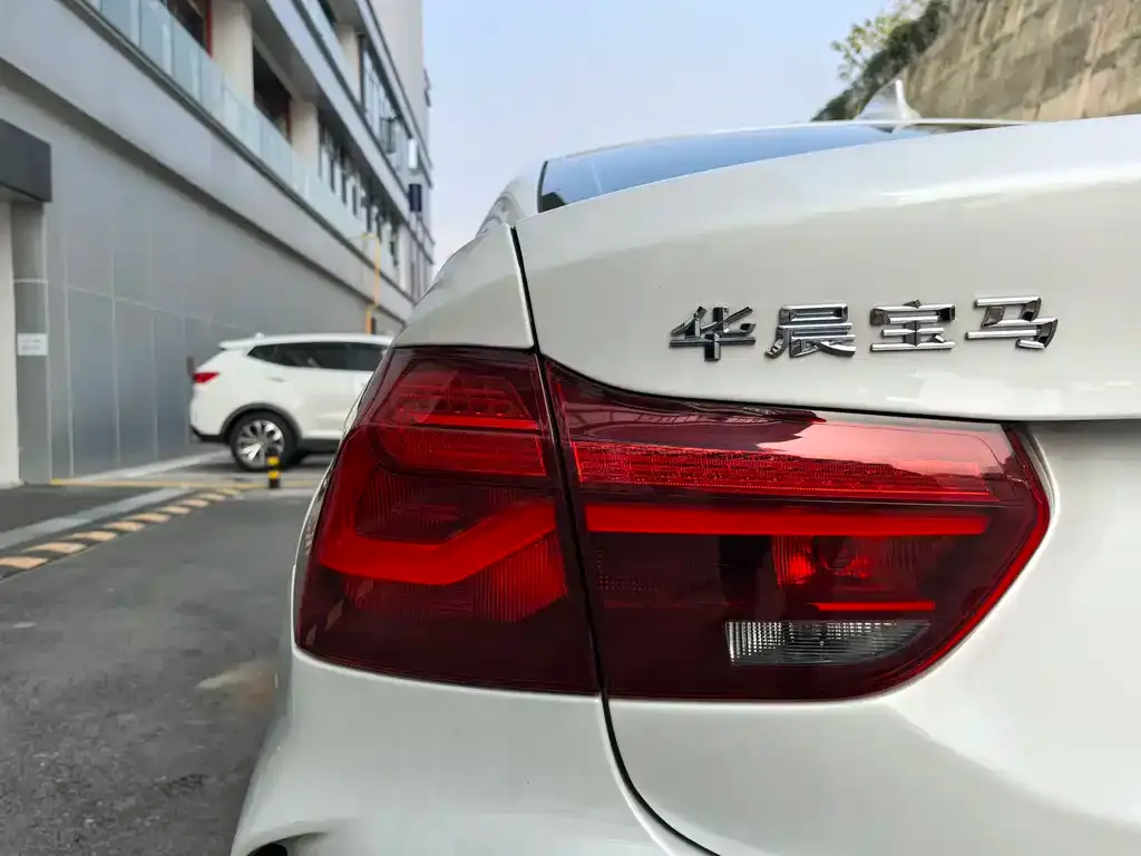 BMW 1 Series 2023 из CN, фото 9