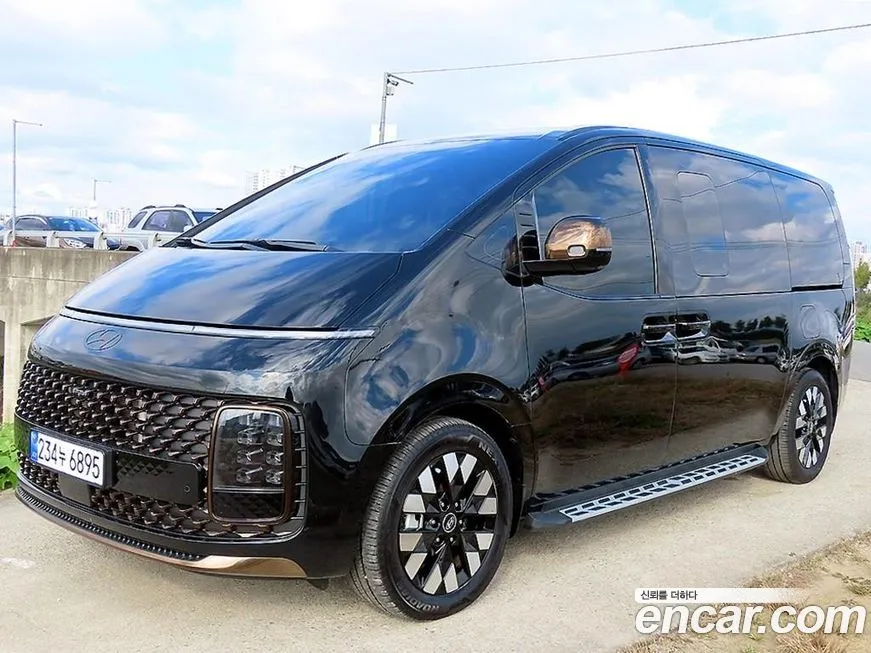 Hyundai Staria