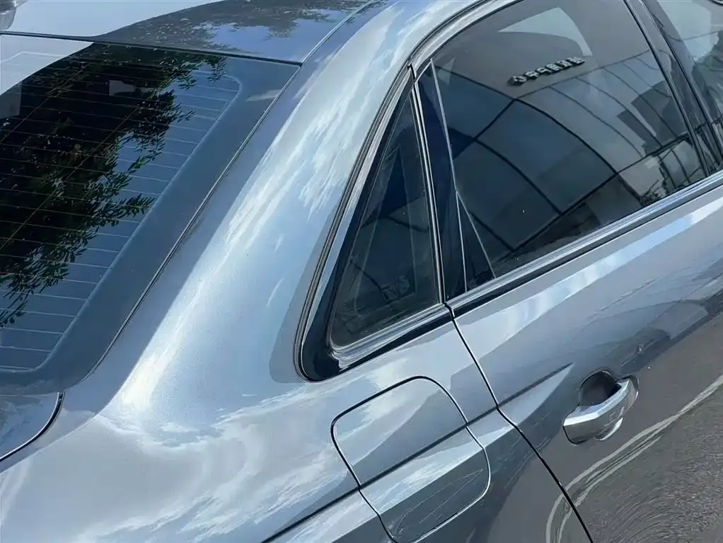 Audi A4L 2023 из CN, фото 9