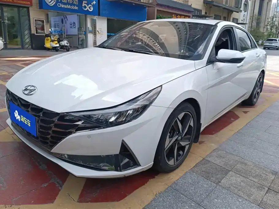 Hyundai Elantra