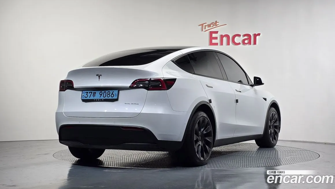 Tesla Model Y — фото 2