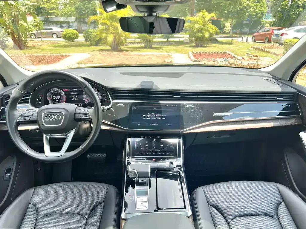 Audi Q7 2024 из CN, фото 10