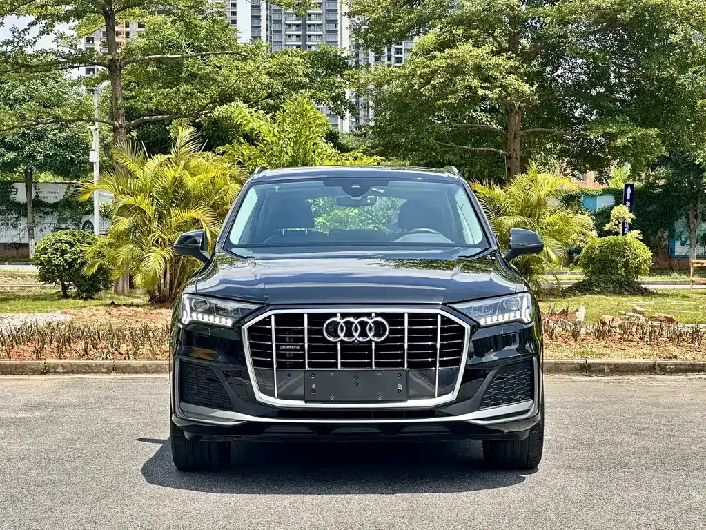 Audi Q7 2024 из CN, фото 2