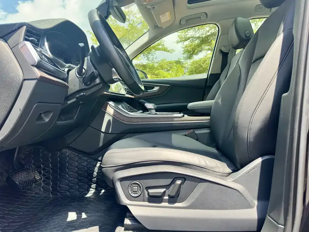 Audi Q7 2024 из CN, фото 8