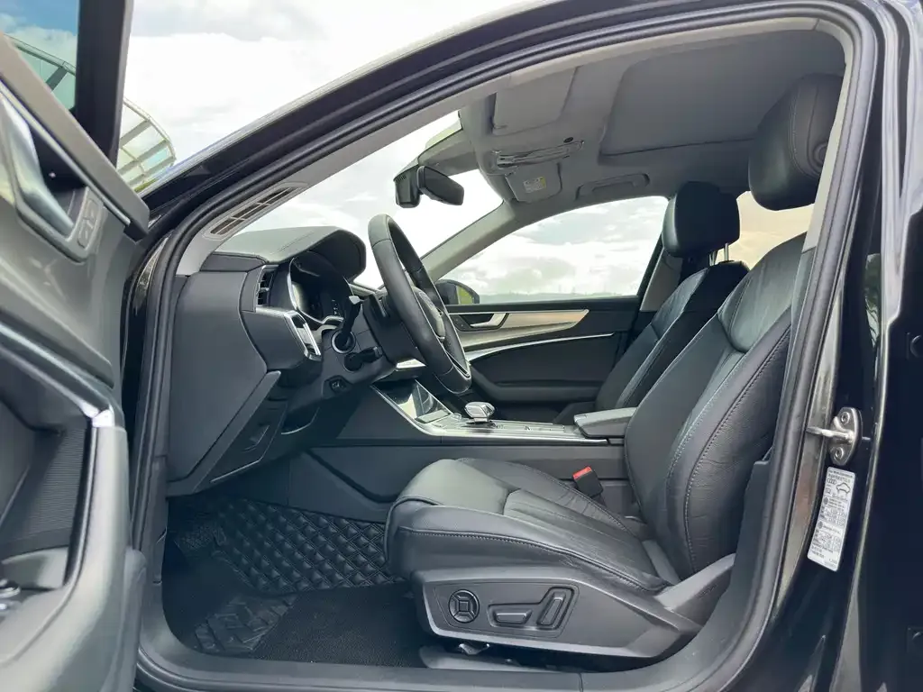 Audi A6L 2021 из CN, фото 8