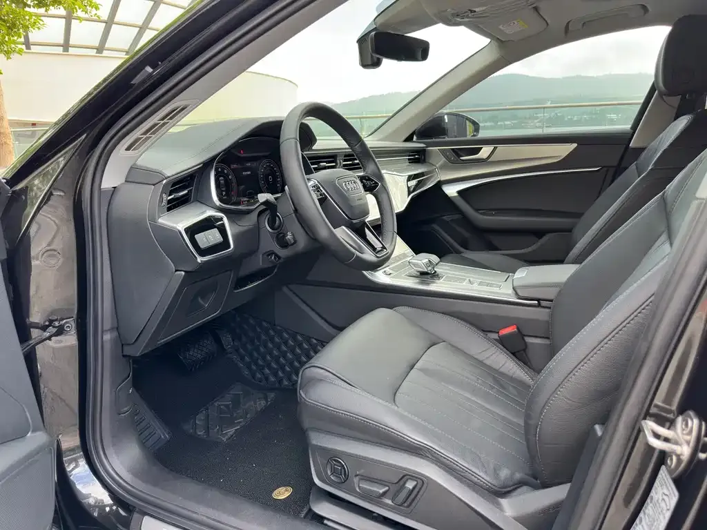 Audi A6L 2021 из CN, фото 9