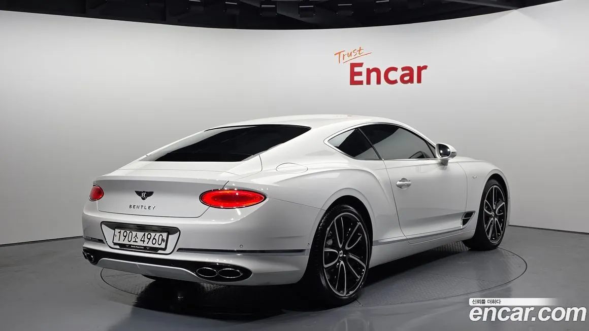 Bentley Continental 2023 из KR, фото 2