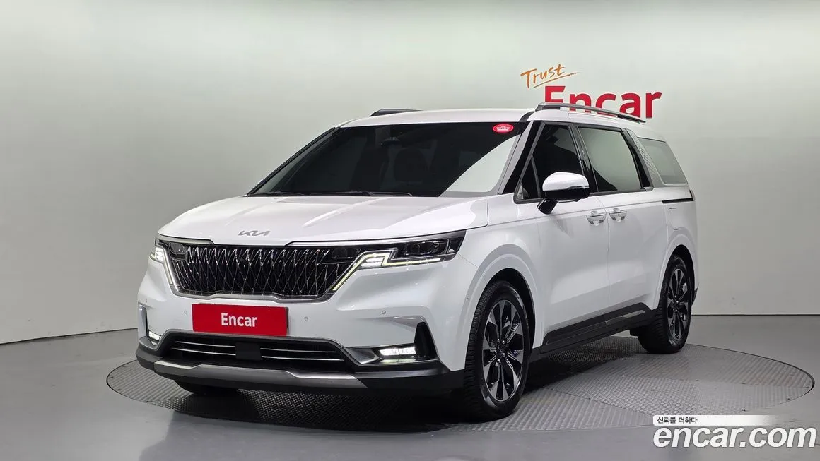 Kia Carnival — фото 1