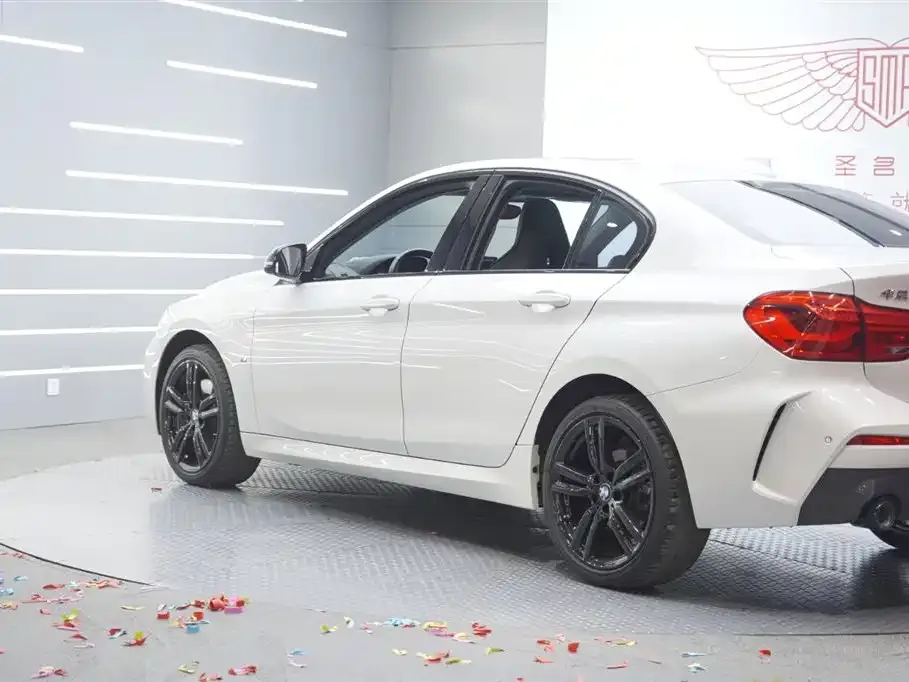 BMW 1 Series 2022 из CN, фото 3
