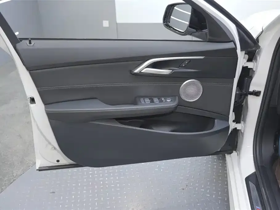 BMW 1 Series 2022 из CN, фото 9