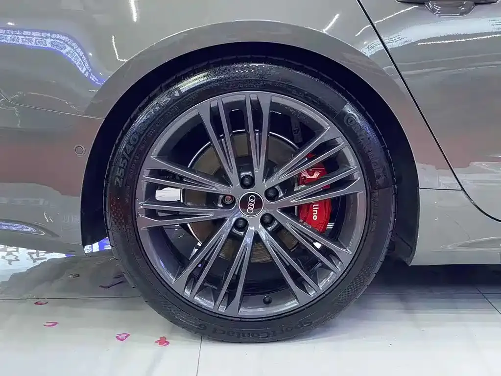 Audi A7 2021 из CN, фото 6