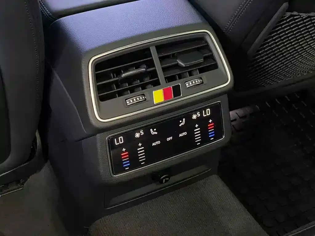 Audi A7 2021 из CN, фото 9