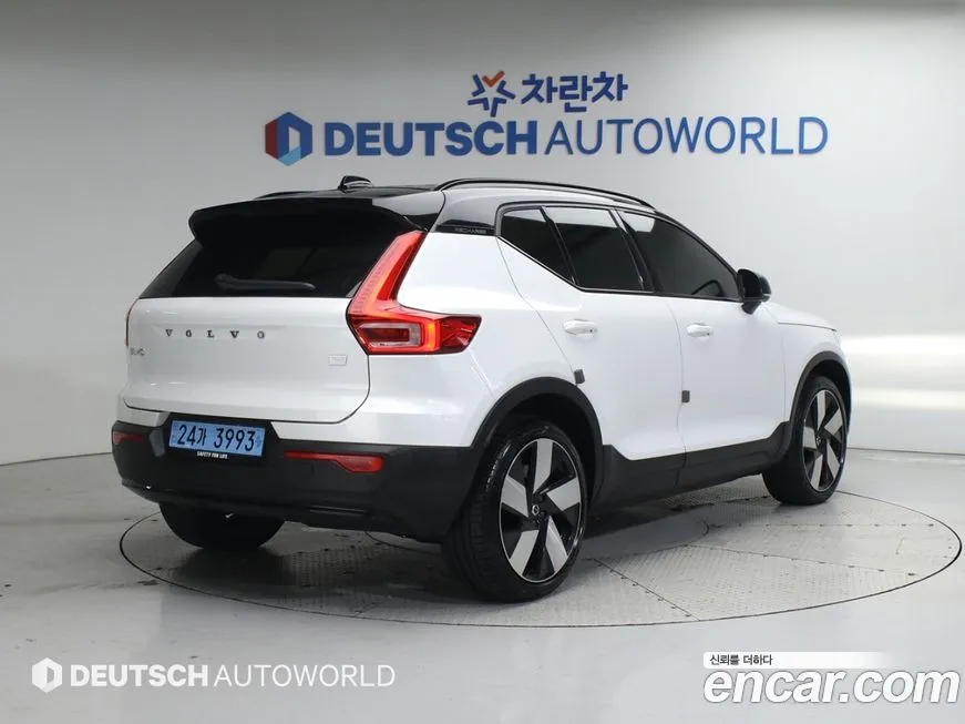 Volvo XC40 2024 из KR, фото 2