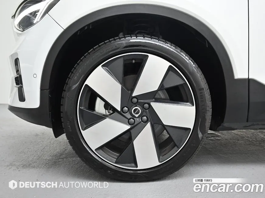 Volvo XC40 2024 из KR, фото 5
