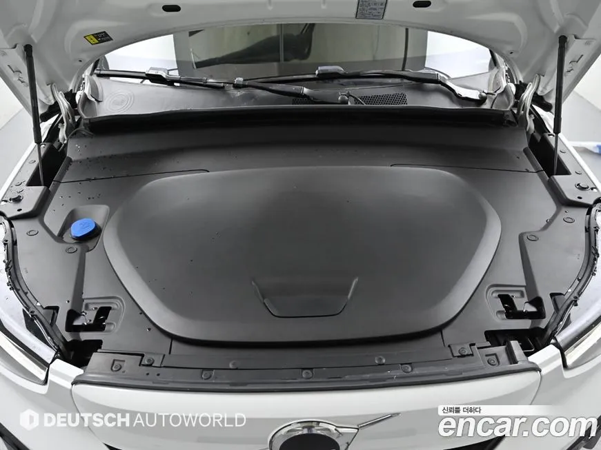 Volvo XC40 2024 из KR, фото 6