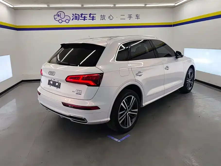 Audi Q5L 2021 из CN, фото 3