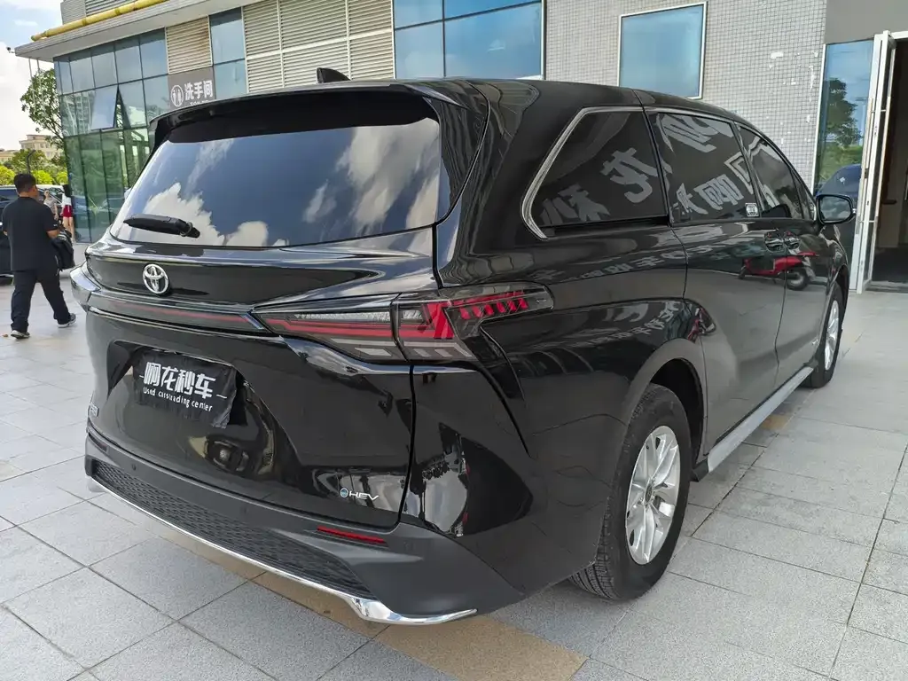 Toyota Granvia 2025 из CN, фото 4