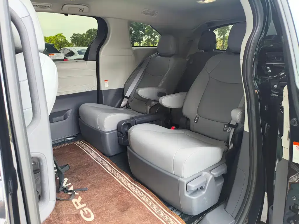 Toyota Granvia 2025 из CN, фото 9