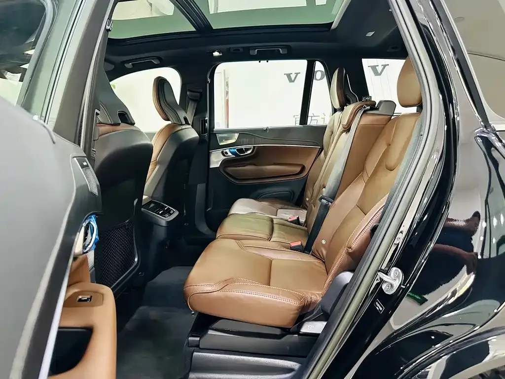 Volvo XC90 2023 из CN, фото 10
