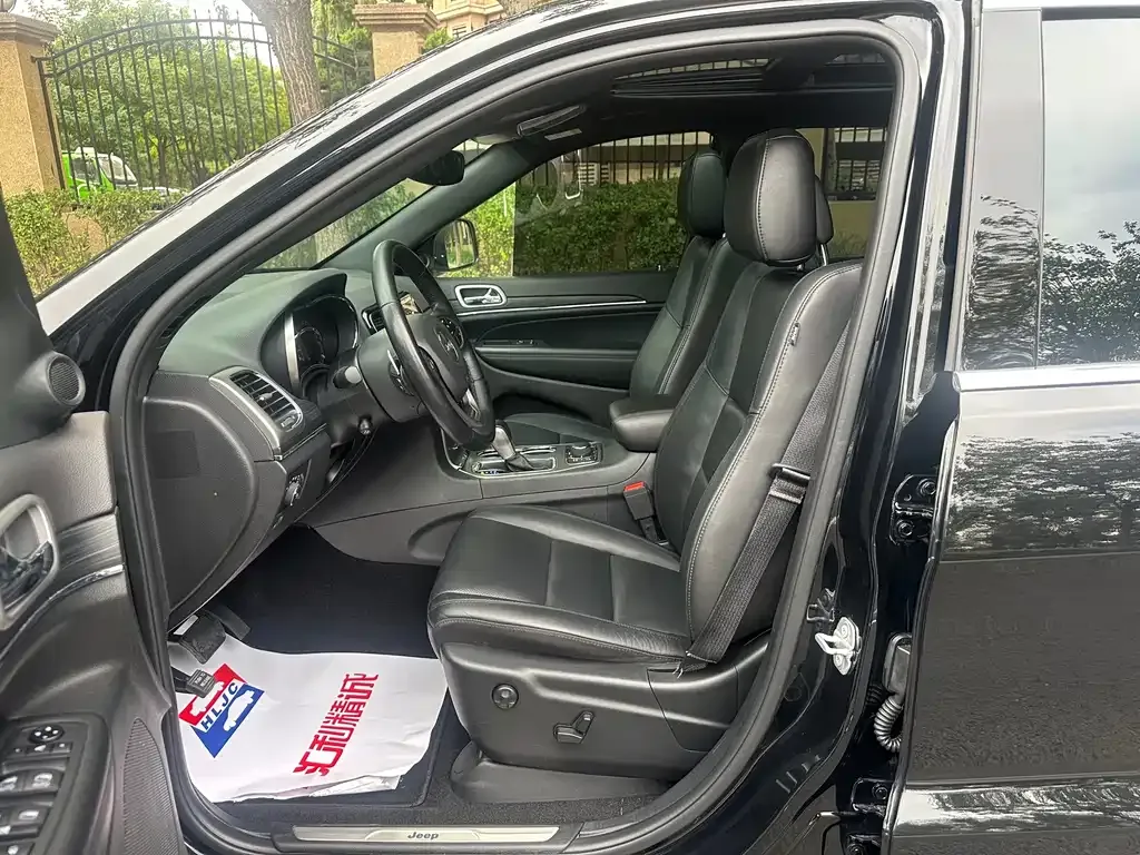 Jeep Grand Cherokee (Import) 2021 из CN, фото 8