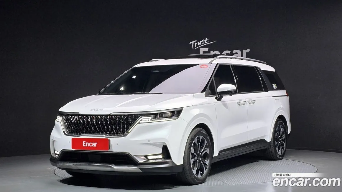 Kia Carnival — фото 1
