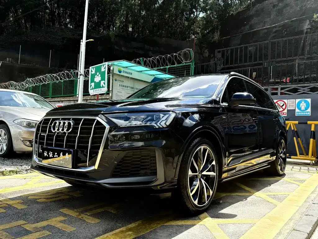 Audi Q7 2022 из CN, фото 1