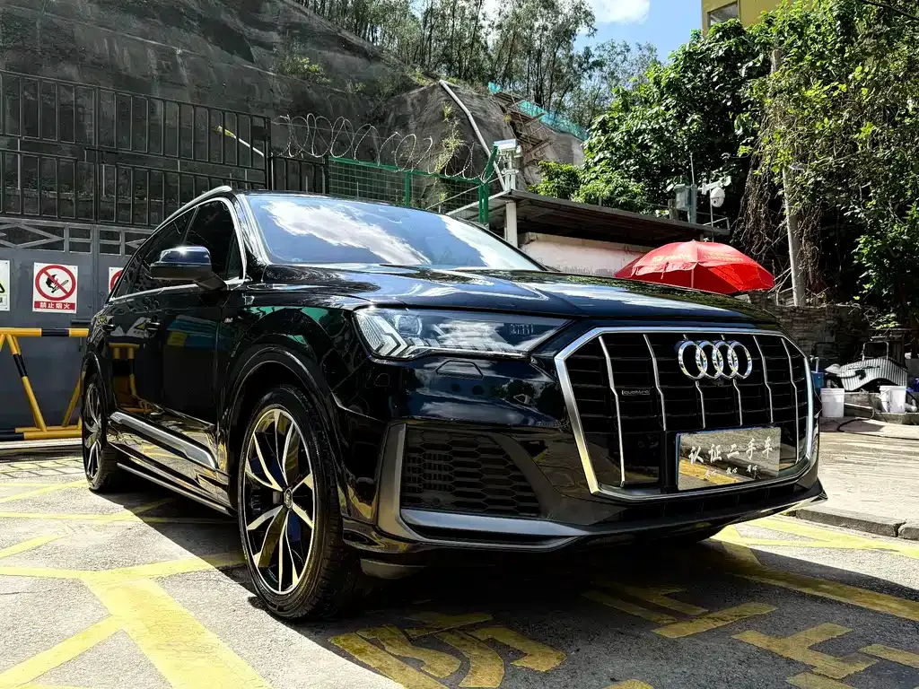Audi Q7 2022 из CN, фото 2