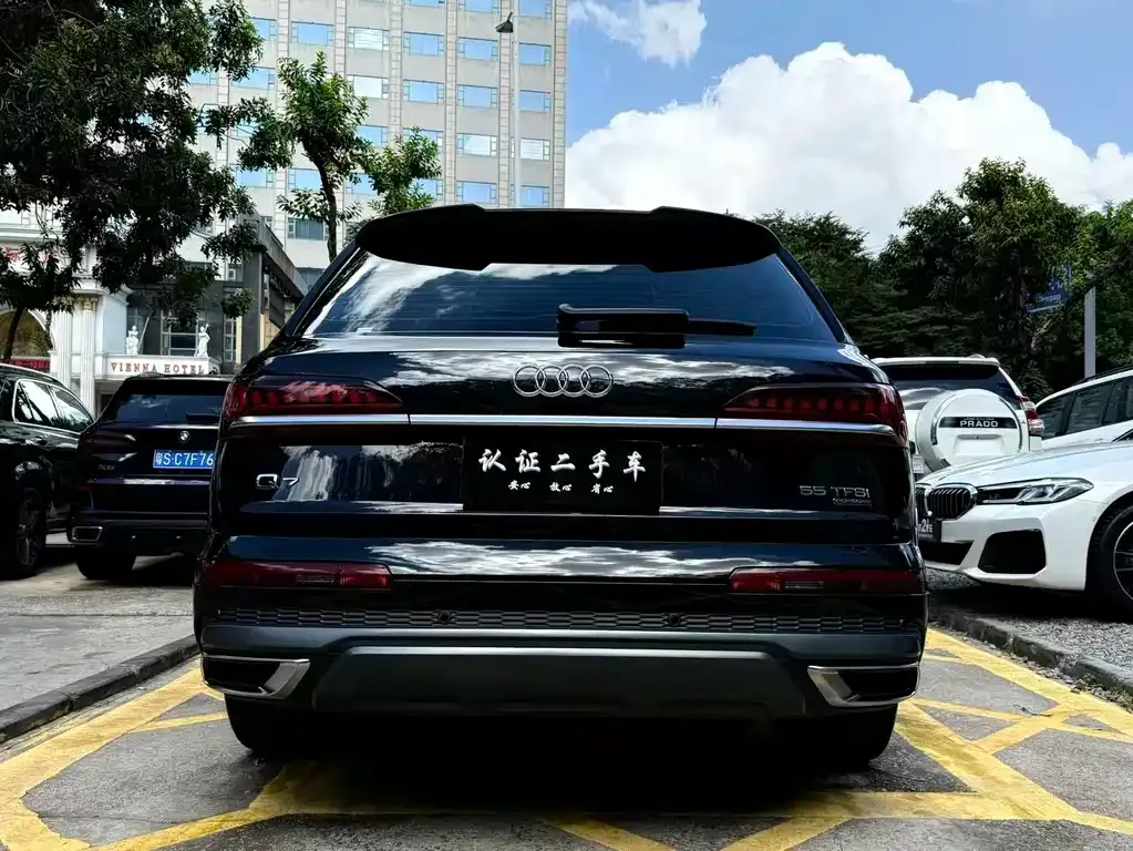 Audi Q7 2022 из CN, фото 4
