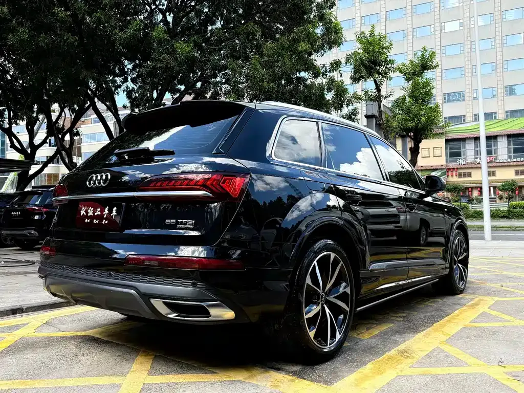 Audi Q7 2022 из CN, фото 5
