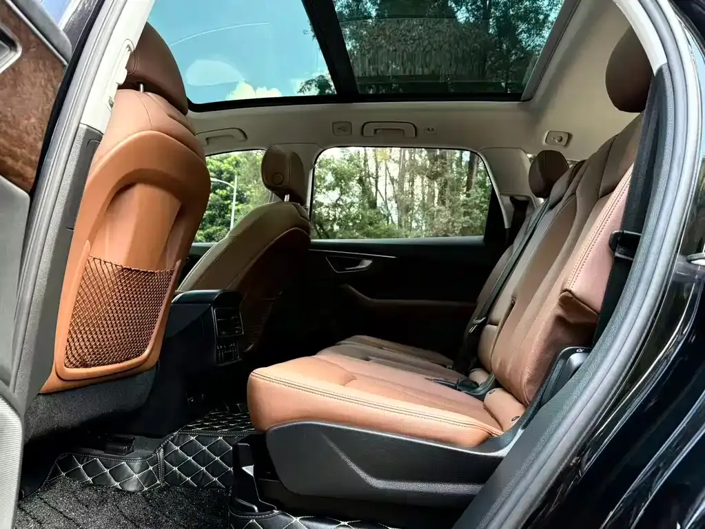 Audi Q7 2022 из CN, фото 7