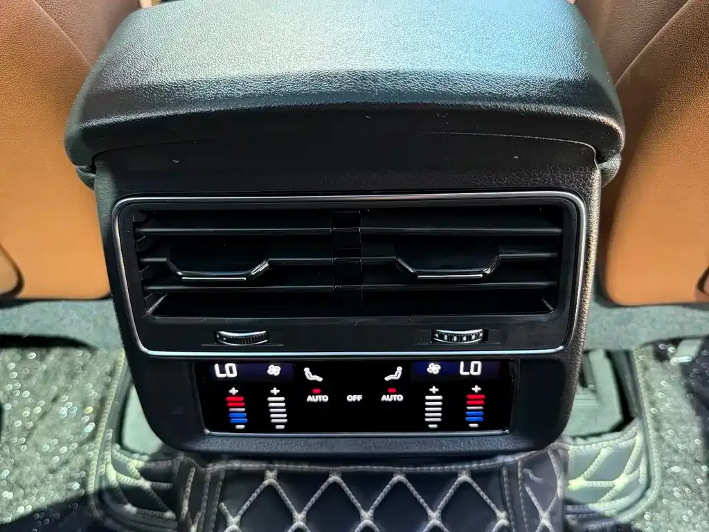 Audi Q7 2022 из CN, фото 9