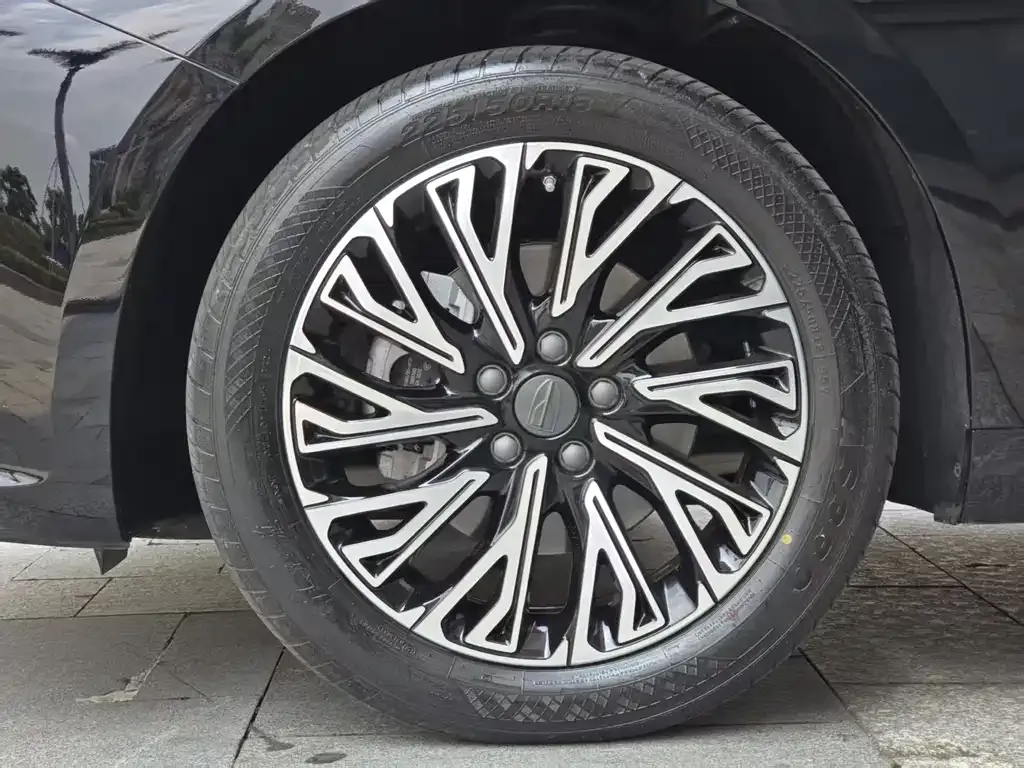 Hongqi H5 2024 из CN, фото 5