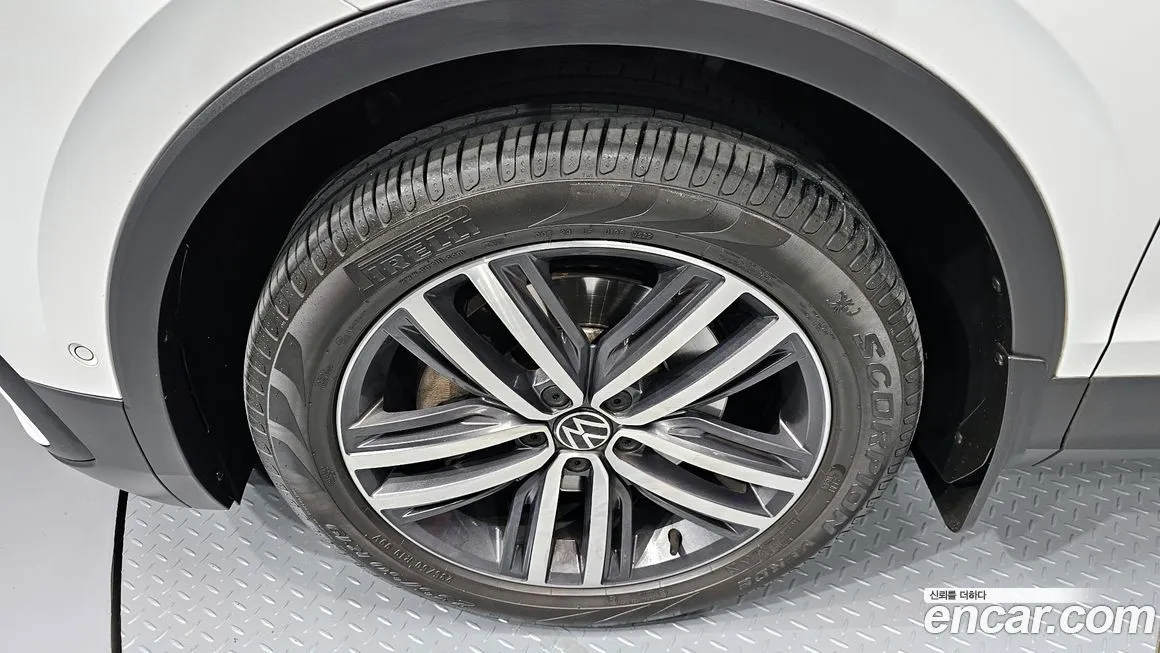 Volkswagen Tiguan — фото 5