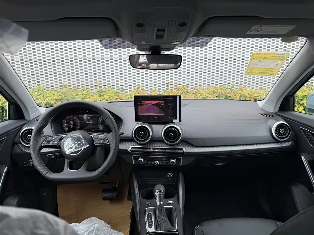 Audi Q2L 2025 из CN, фото 4