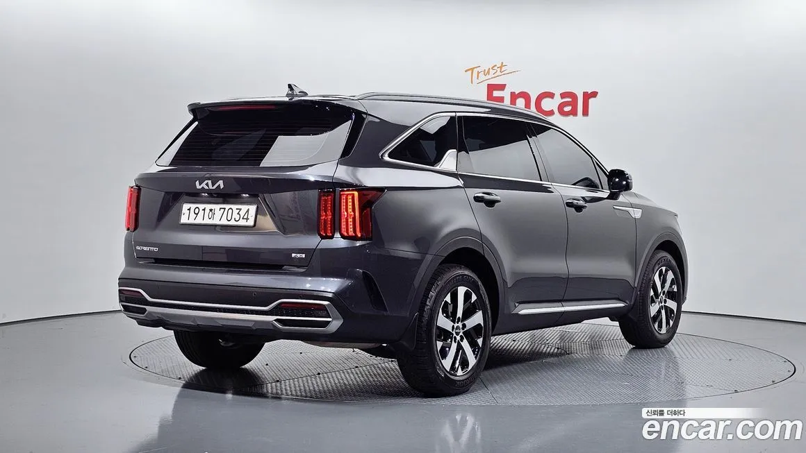Kia Sorento 2023 из KR, фото 2