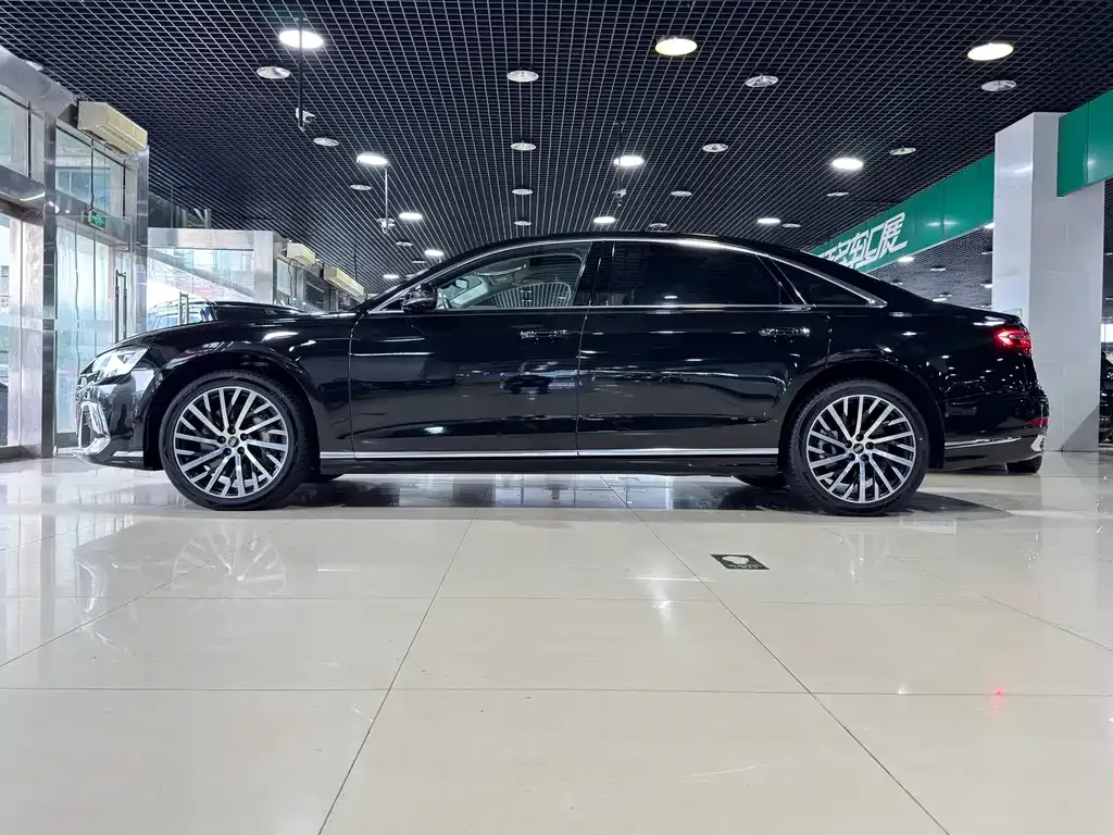 Audi A8 2023 из CN, фото 4